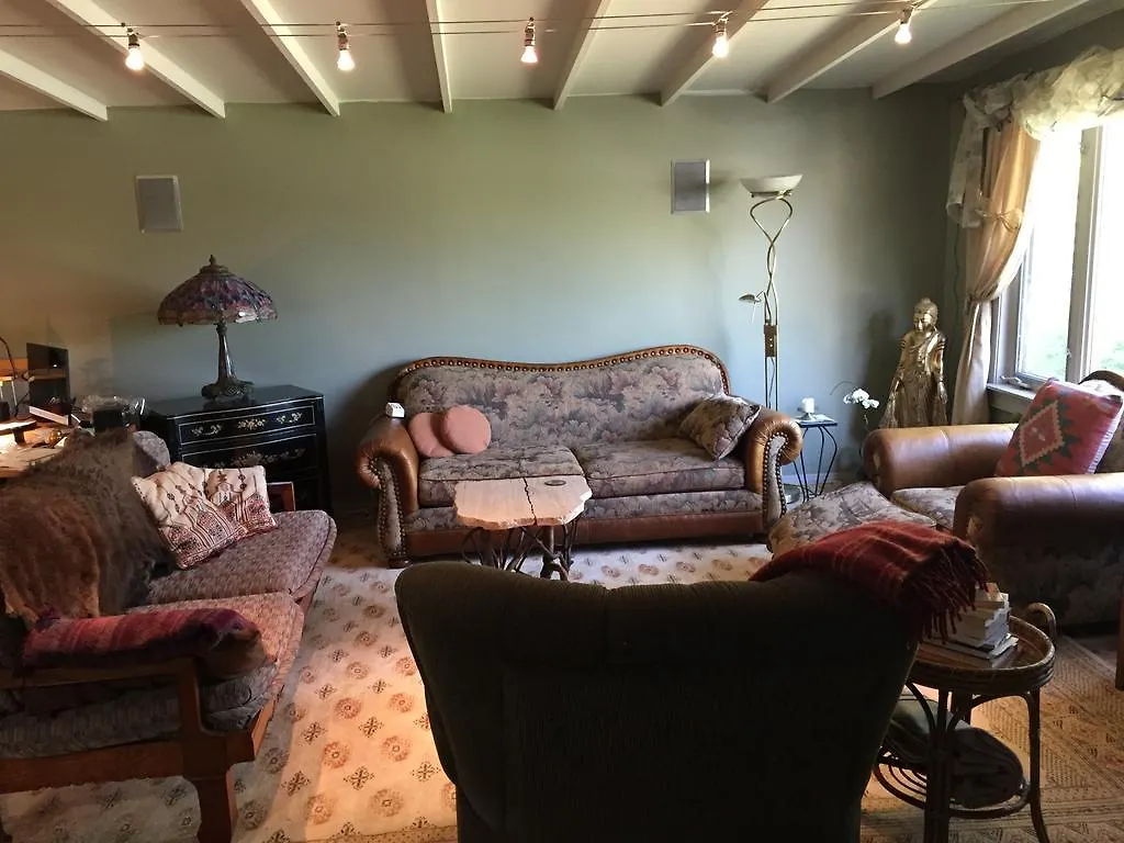 Mediterranean Edmonton B&B カナダ